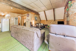 Interior - Ruidoso Cabin w/ Forest Views & Covered Porch (Ruidoso)