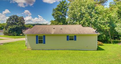 Welcoming Byrdstown Home: Walk to Main St!