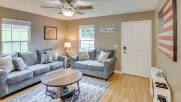 House (2 Bedrooms) | Interior