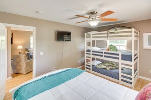 Interior - Welcoming Byrdstown Home: Walk to Main St! (Byrdstown)