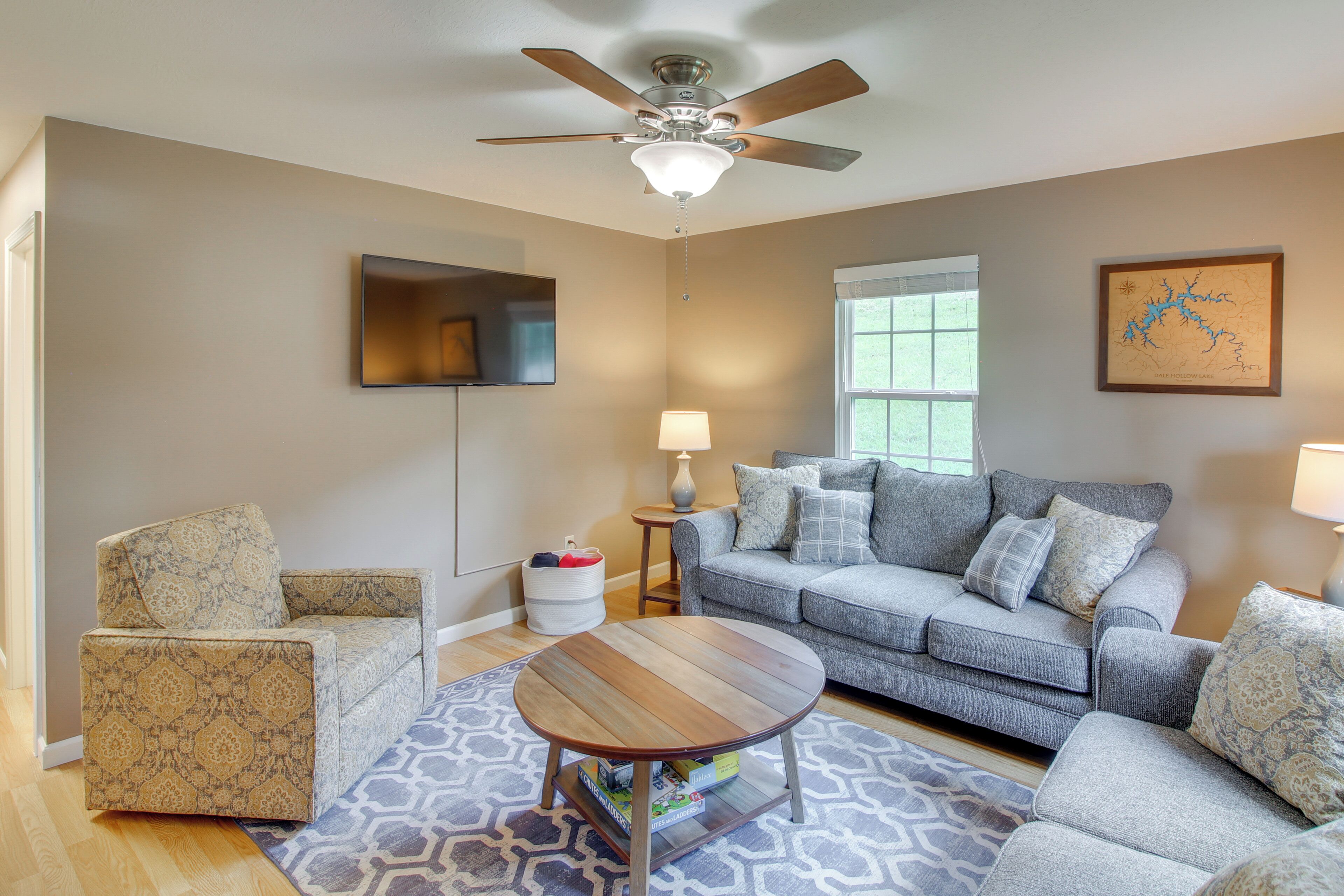 House (2 Bedrooms) | Living area | TV