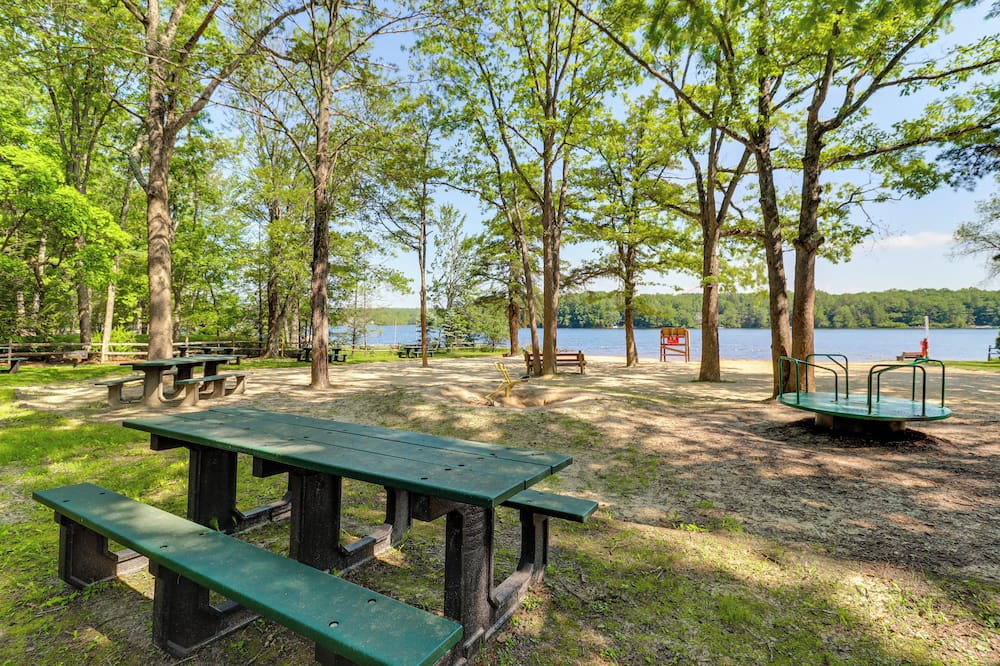 ~ 1 Mi to Lake: Secluded Poconos Home w/ Decks - Summit Hill, PA