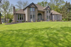 House (4 Bedrooms) | Front of property