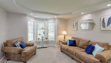 House (4 Bedrooms) | Interior