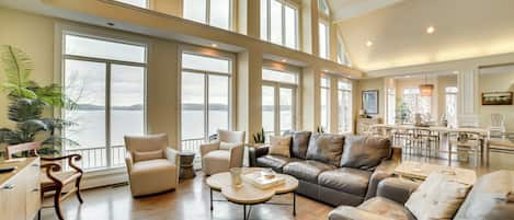 House (5 Bedrooms) | Interior