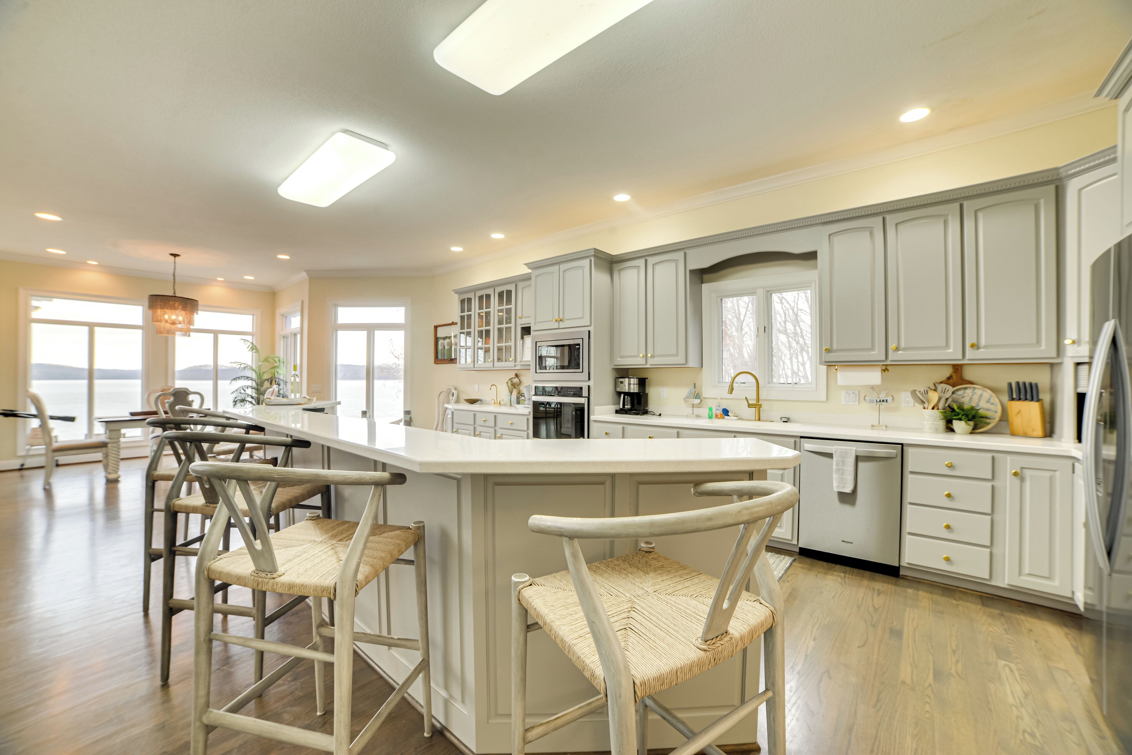 House (5 Bedrooms) | Interior