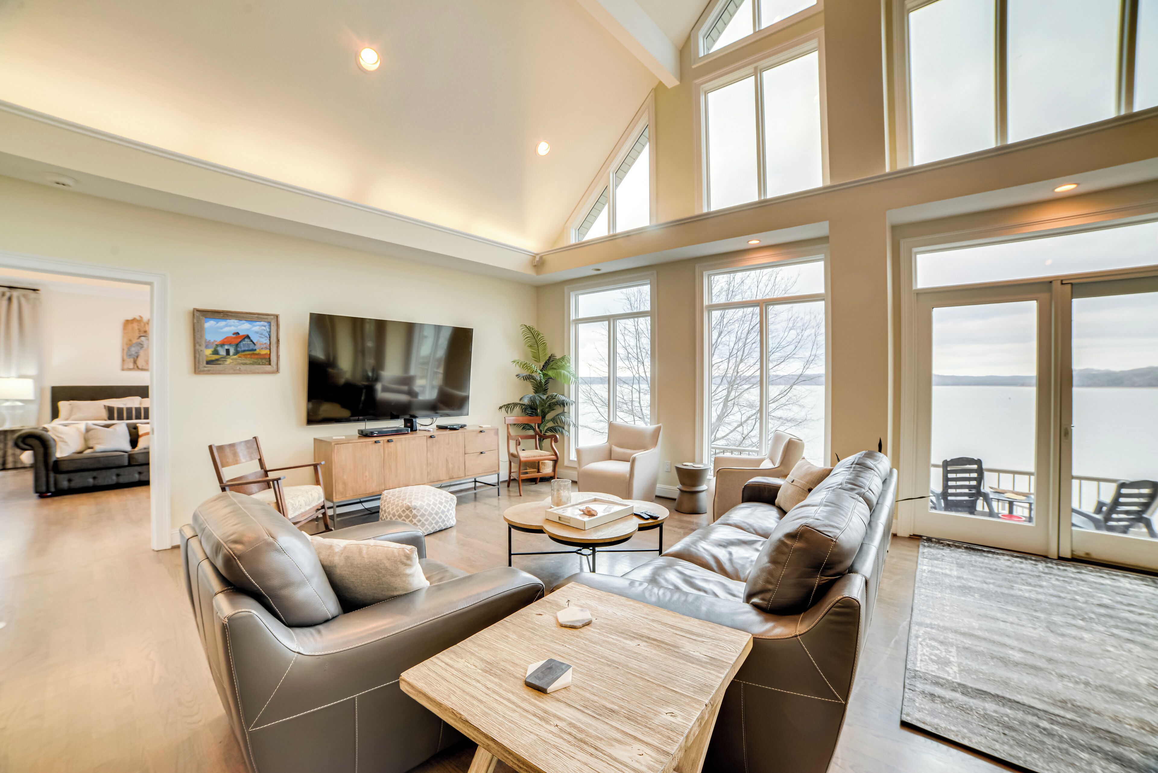 House (5 Bedrooms) | Front of property