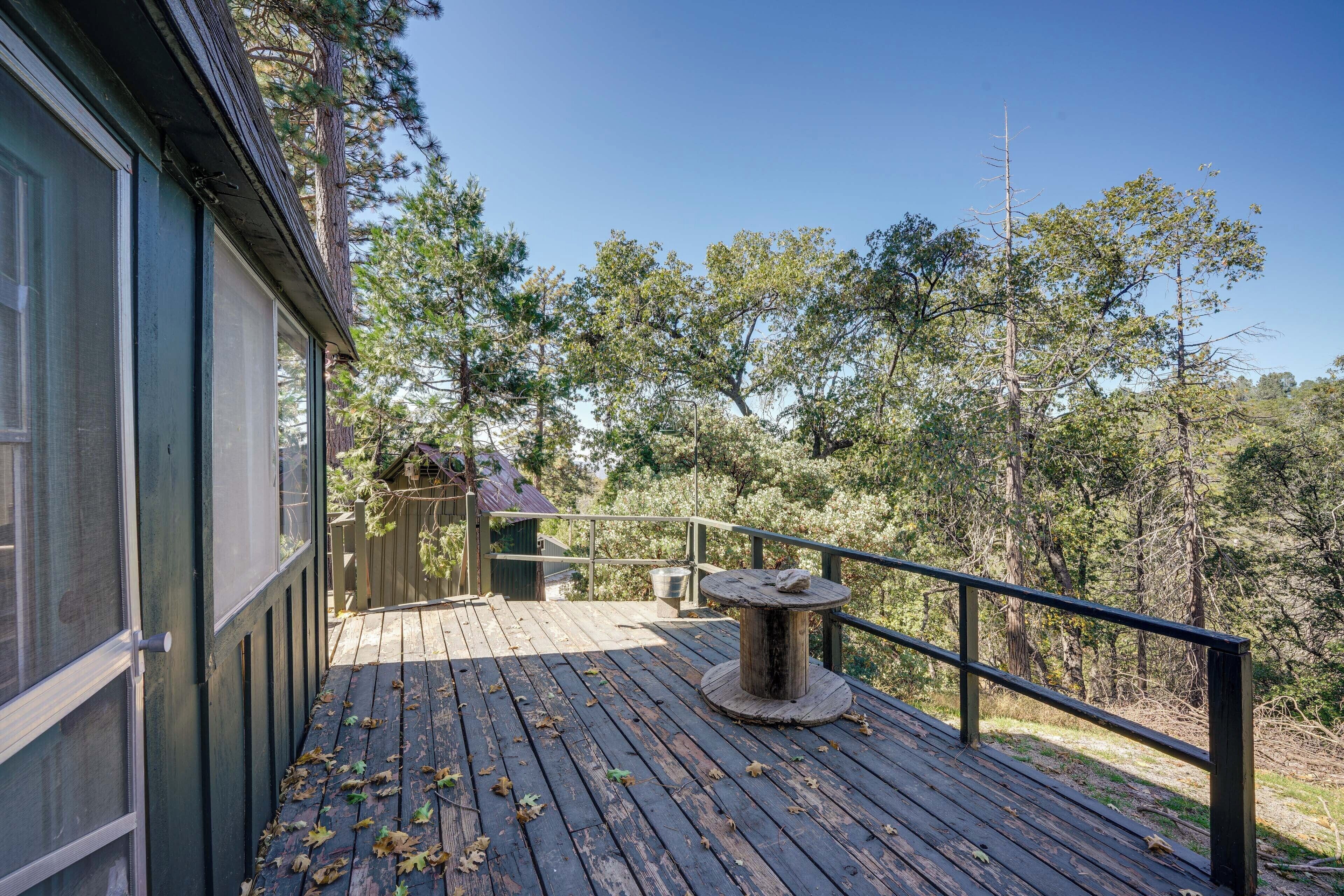 Quiet Sequoia National Forest Cabin w/ Fireplace