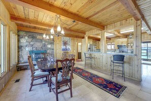 Hús (6 Bedrooms) | Að innan