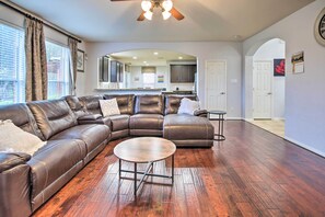 House (4 Bedrooms) | Interior