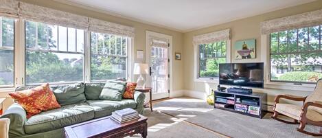 House (4 Bedrooms) | Front of property