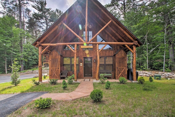 Timber Home: Walk To Slopes & N Conway Shops! - North Conway, NH