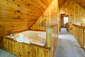Interior - Sevierville Cabin w/ Hot Tub, Views & Pool Access! (Sevierville)