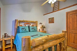 Interior - Broken Bow Cabin w/ Hot Tub: 3 Mi to Lake/overlook (Broken Bow)
