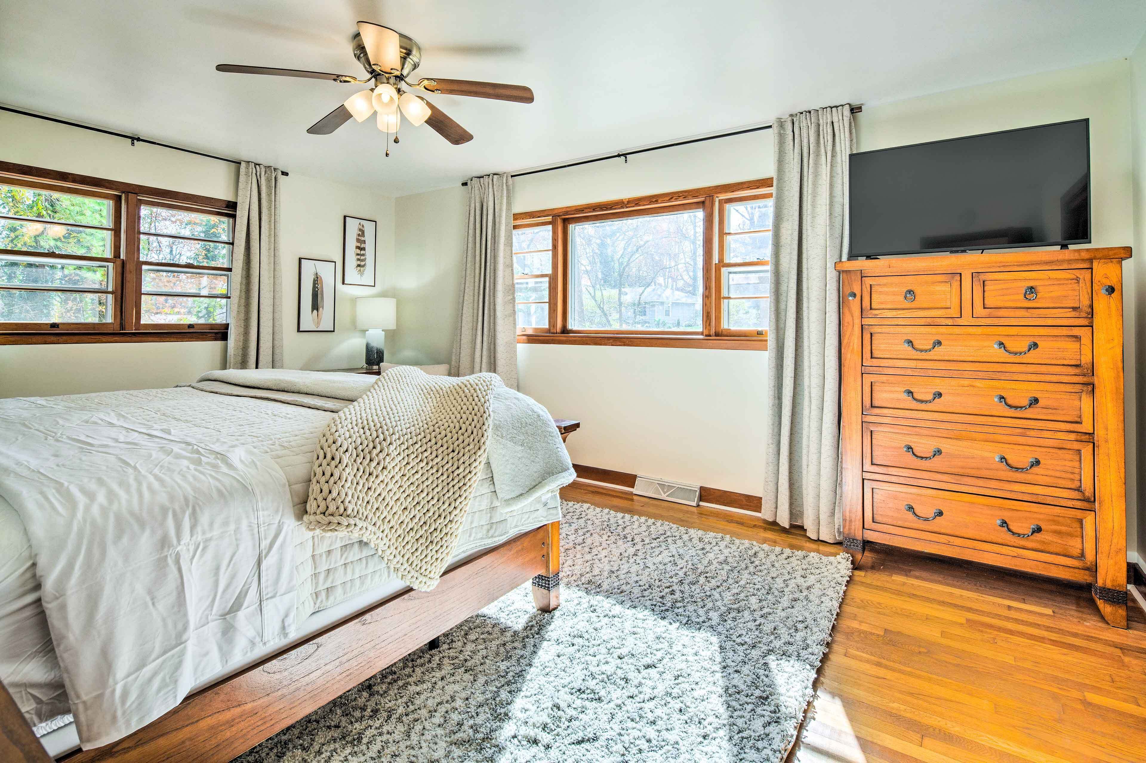 Lovely Hendersonville Home, Near Parks!