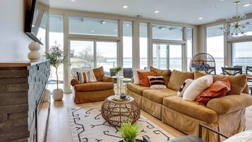 Apartment (4 Bedrooms) | Front of property