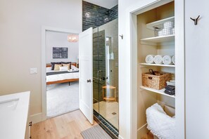 Apartment (4 Bedrooms) | Interior - Waterfront Watertown Condo w/ Patio & Pool Access! (Watertown)