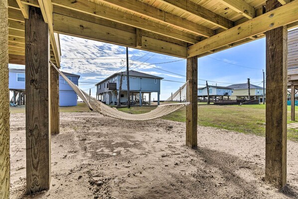 House (3 Bedrooms) | Interior - Surfside Beach Vacation Rental w/ Ocean Views (Freeport)