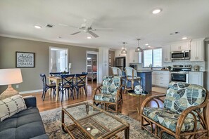 House (3 Bedrooms) | Interior