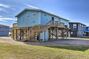 House (3 Bedrooms) | Interior - Surfside Beach Vacation Rental w/ Ocean Views (Freeport)