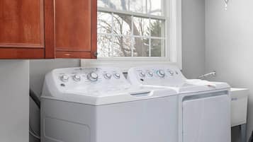 Villa (Multiple Bedrooms) | Intérieur