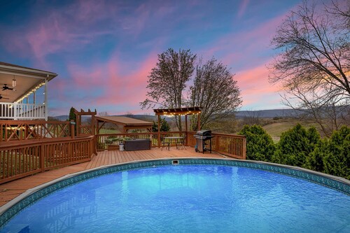 Stunning Former Winery w/ Pool & Mtn Views!