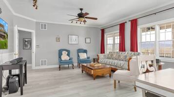 Vila (Multiple Bedrooms) | Interior