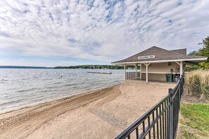 Apartment (2 Bedrooms) | Interior - Williams Bay Getaway w/ Geneva Lake Views! (Williams Bay)