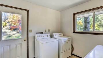 Rumah (3 Bedrooms) | Interior