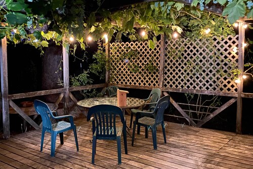 Willow Creek Hideaway w/ Deck, 1 Mi to River!