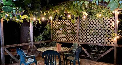 Willow Creek Hideaway w/ Deck, 1 Mi to River!