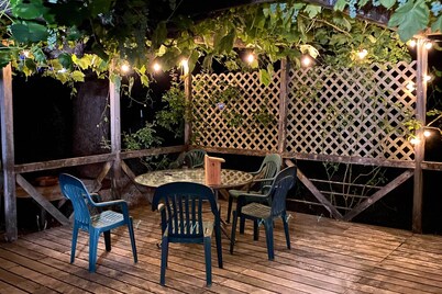 Willow Creek Hideaway w/ Deck, 1 Mi to River!