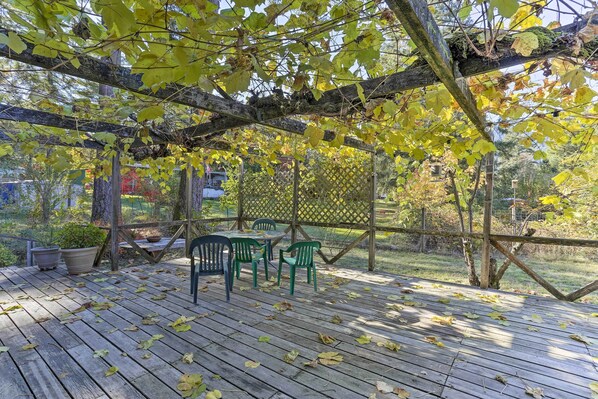 House (3 Bedrooms) | Interior - Willow Creek Hideaway w/ Deck, 1 Mi to River! (Willow Creek)