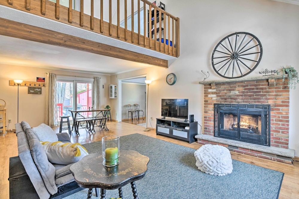 Updated Tobyhanna Home: Family & Pet Friendly
