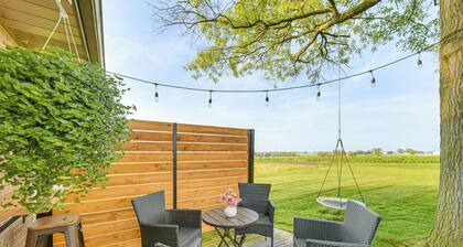 3 Mi to Dutch Wonderland: Serene Home w/ Deck