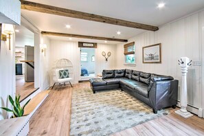 Interior - 3 Mi to Dutch Wonderland: Serene Home w/ Deck (Lancaster)