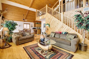 House (4 Bedrooms) | Interior