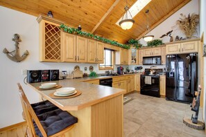 House (4 Bedrooms) | Interior