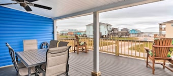 1 Block to Surfside Beach: Home w/ Deck!