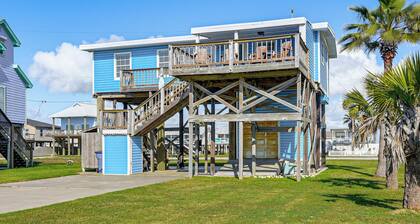 1 Block to Surfside Beach: Home w/ Deck!
