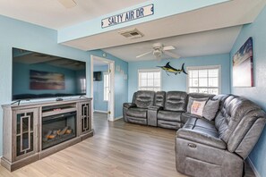 House (2 Bedrooms) | Interior - 1 Block to Surfside Beach: Home w/ Deck! (Freeport)
