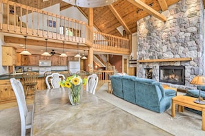 Interior - Waterfront Lake Tomahawk Cabin w/ Game Room! (Lake Tomahawk)