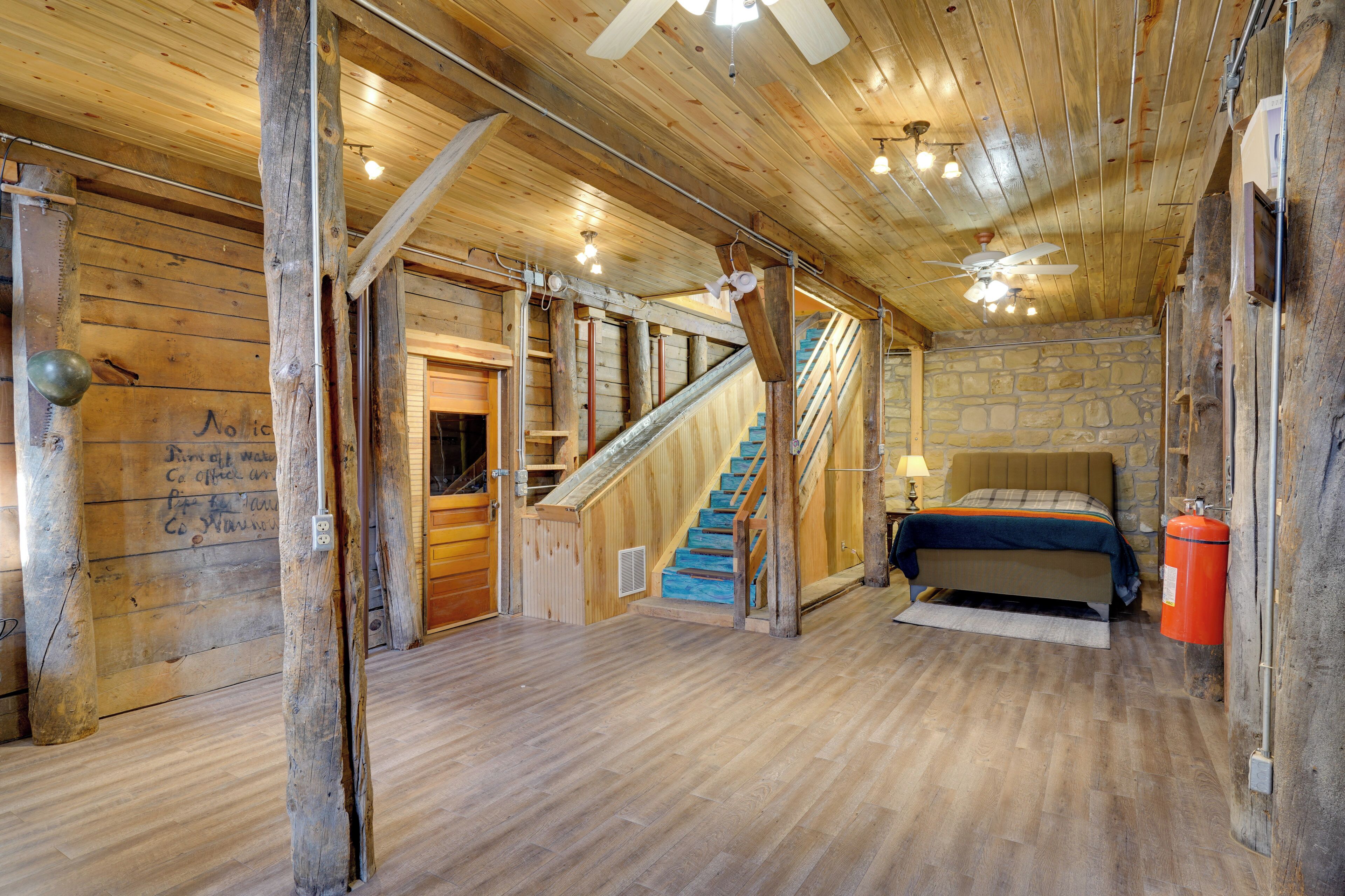 1 間臥室、床單