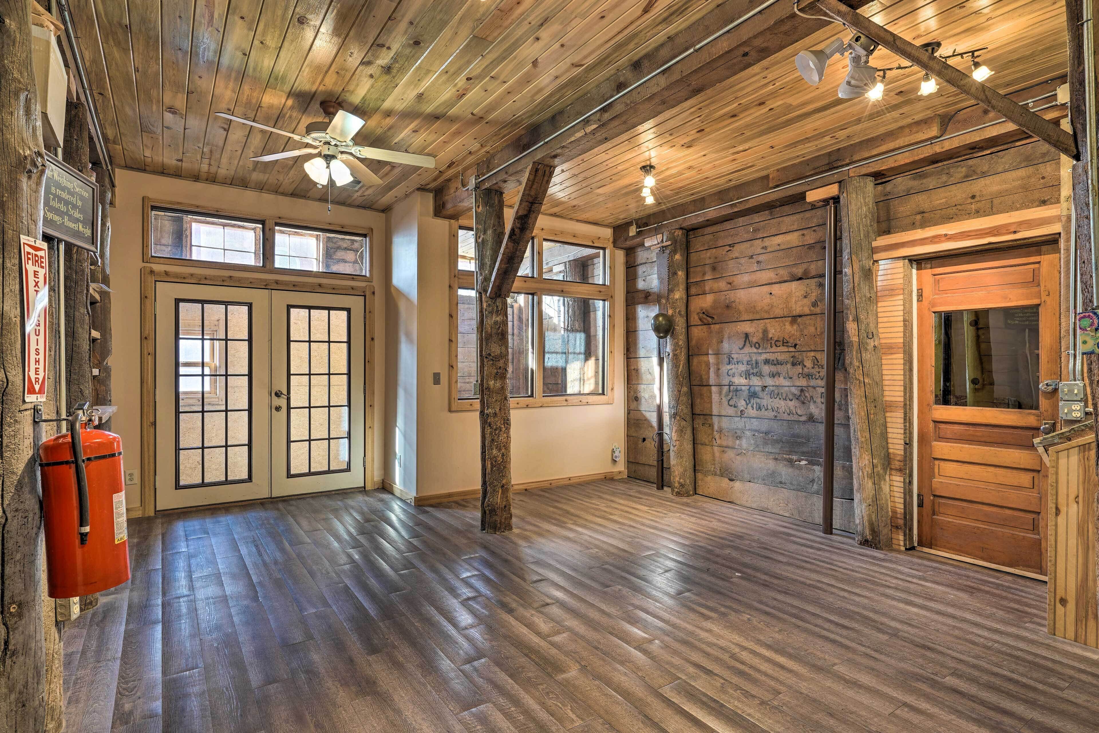 Unique Mountain Retreat ~ 2 Mi to Victor Pass