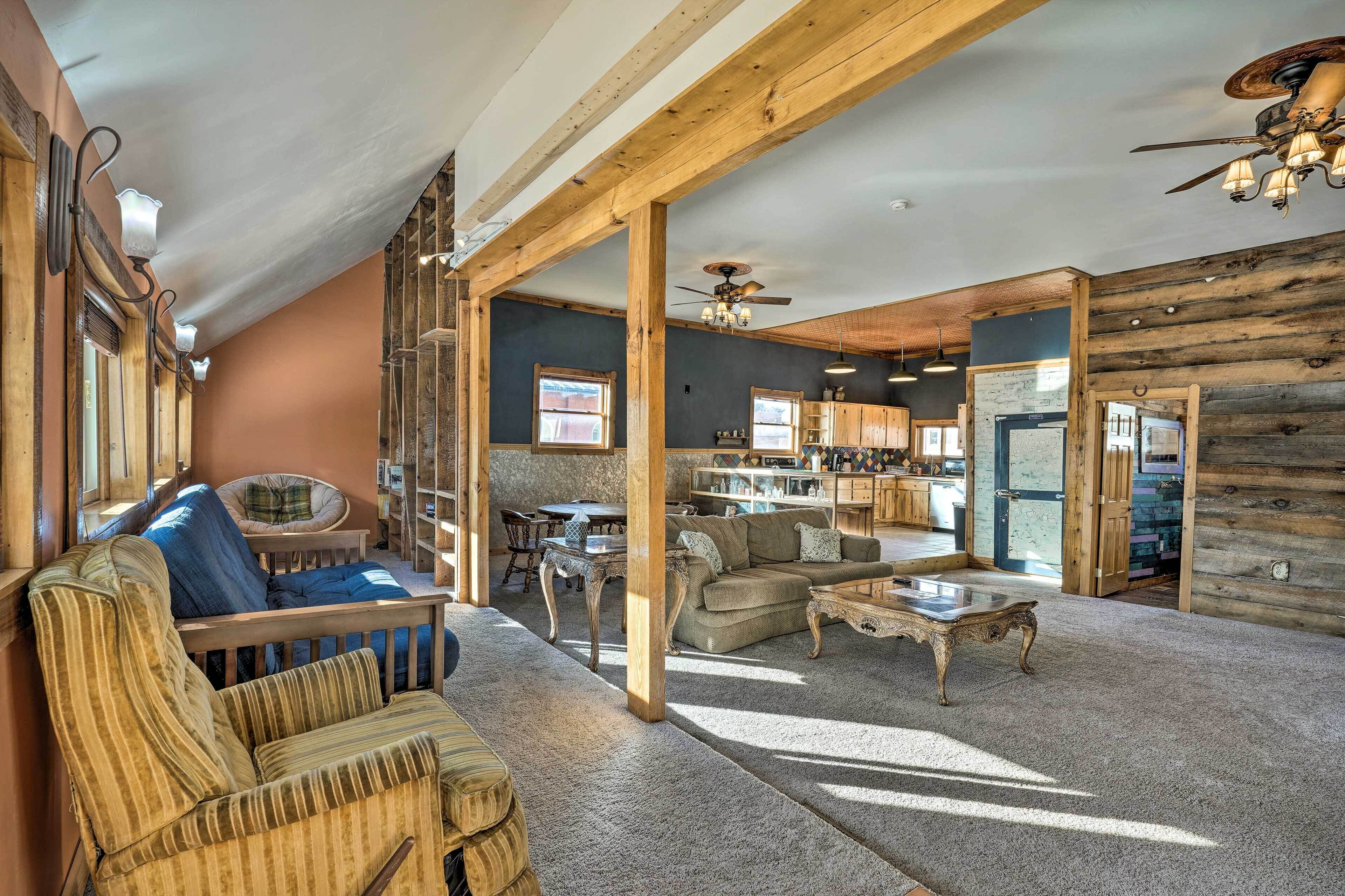 Unique Mountain Retreat ~ 2 Mi to Victor Pass