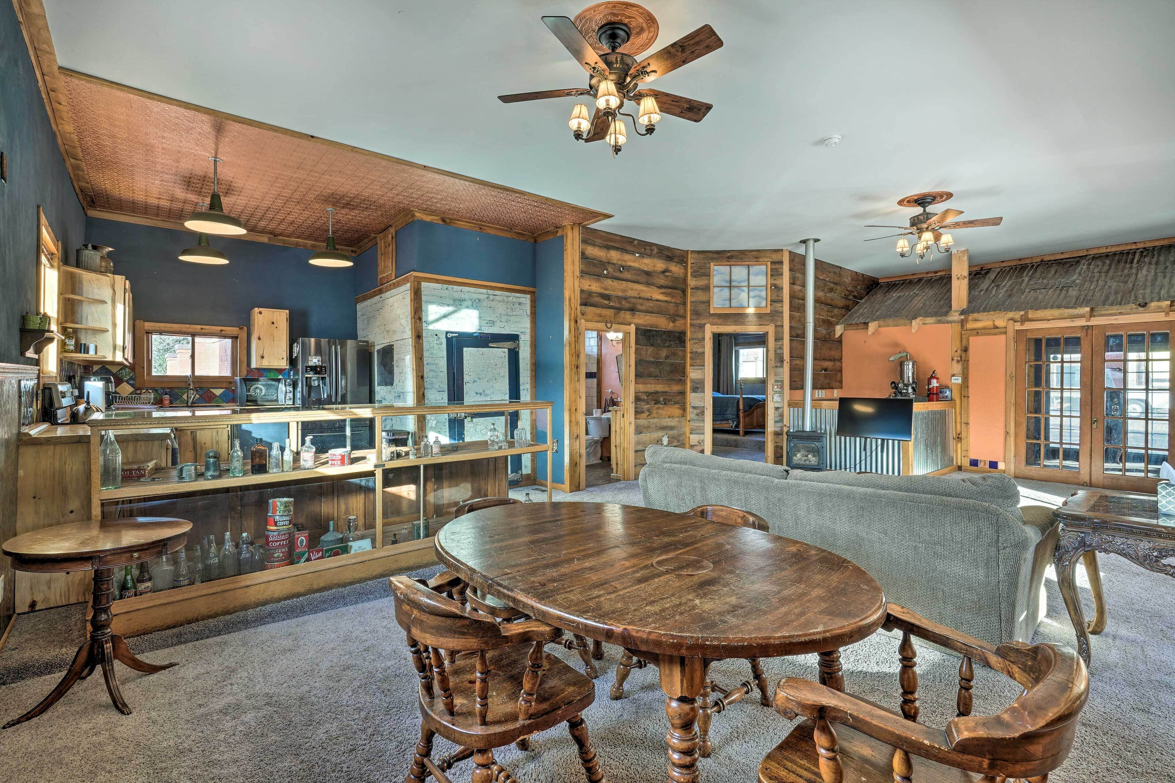 Unique Mountain Retreat ~ 2 Mi to Victor Pass