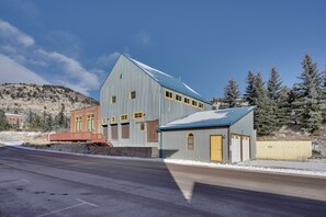 Interior - Unique Colorado Mountain Retreat: Near Pikes Peak! (Victor)