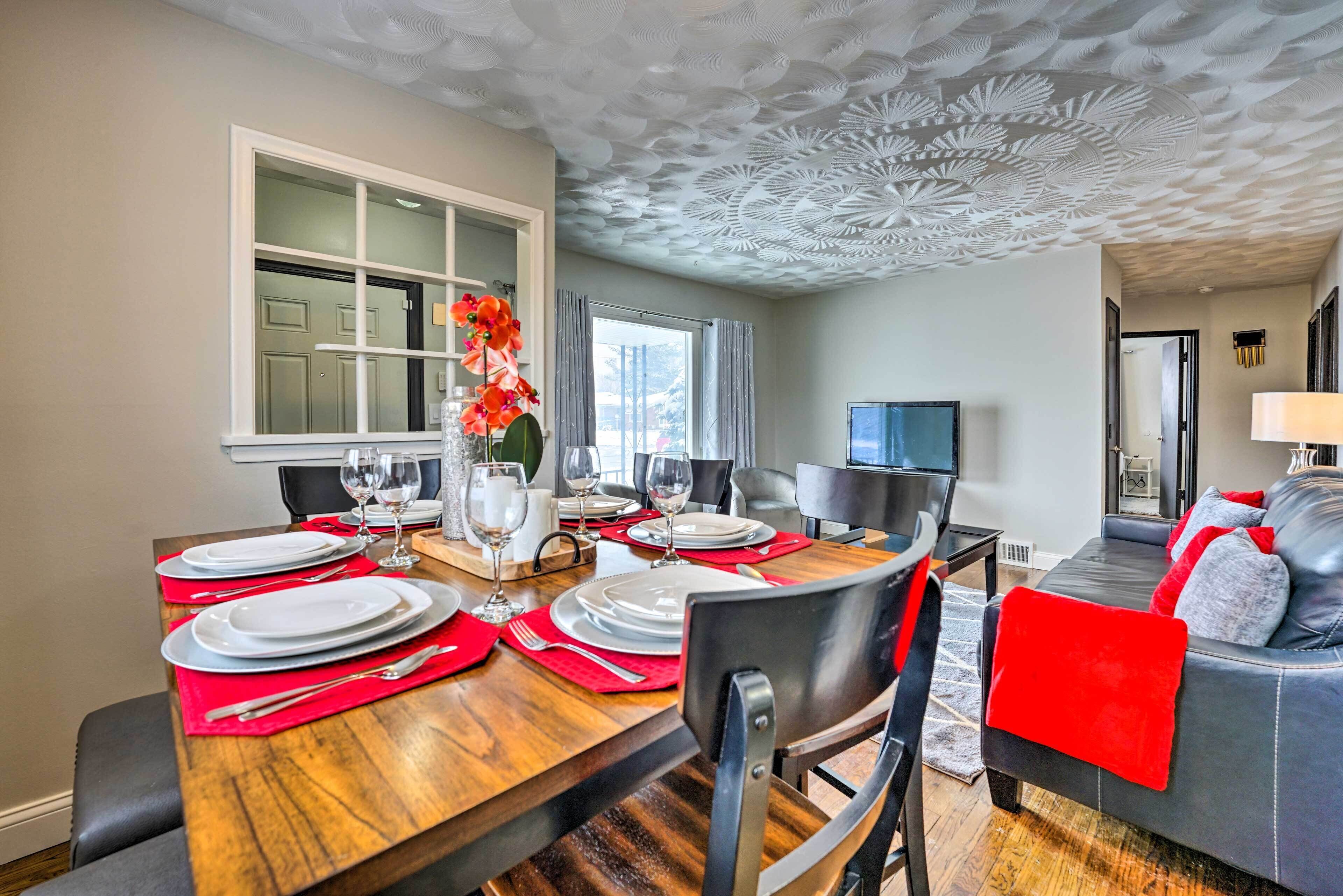 Westland Home ~ 20 Mi to Downtown Detroit!