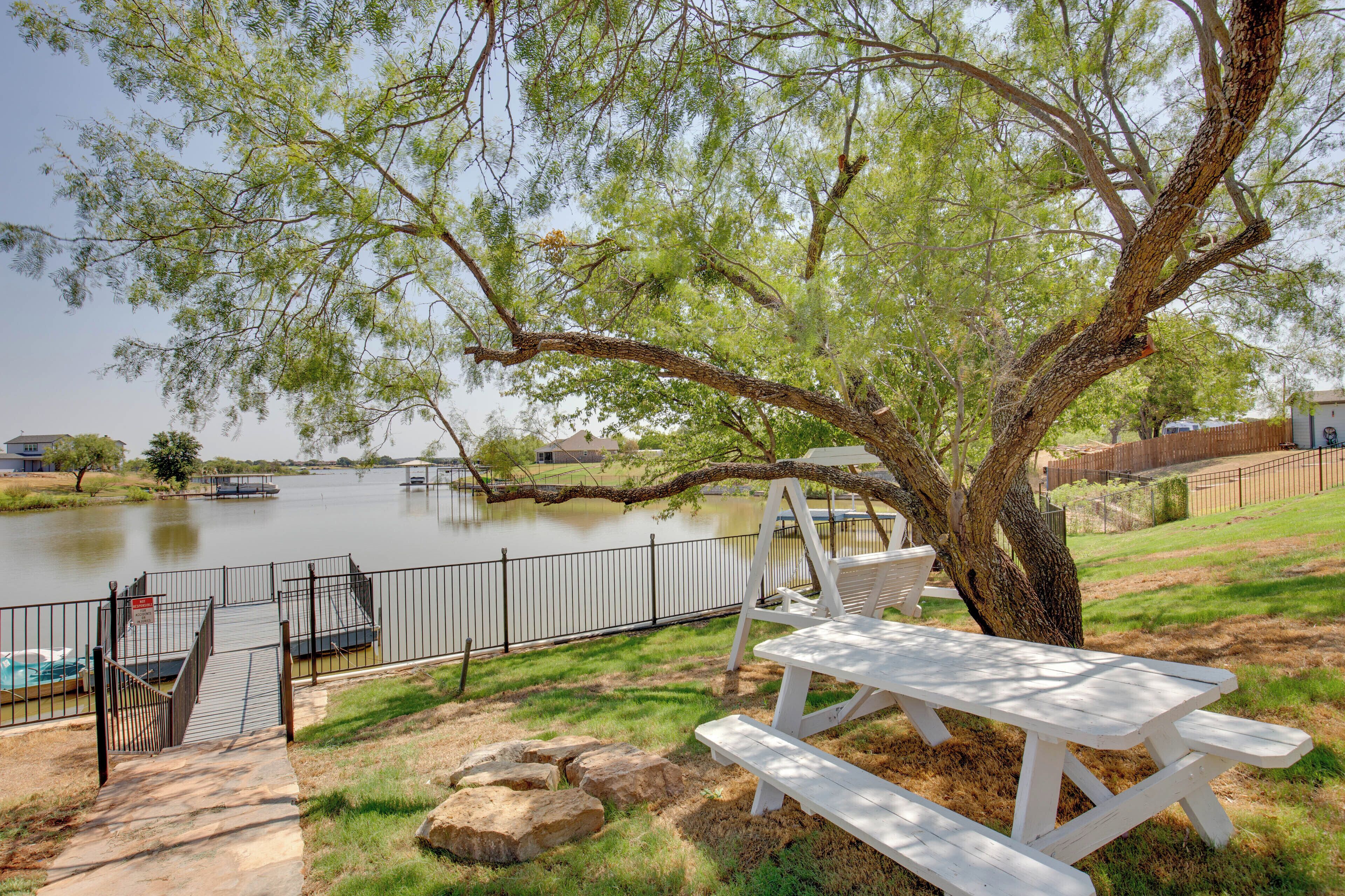 Waterfront Granbury Lake Retreat w/ Deck & Dock!