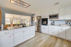 House (3 Bedrooms) | Interior - Waterfront Lancaster House w/ Grill & Dock Access! (Lancaster)